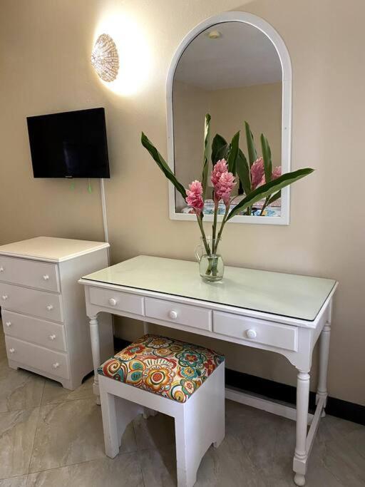 רנאוויי ביי Lush Tropical Apartment Located In A 4-Star Resort מראה חיצוני תמונה