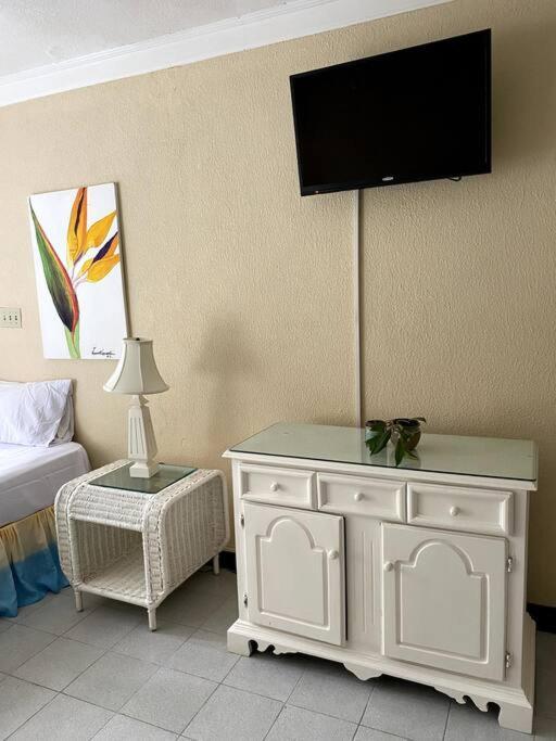 רנאוויי ביי Lush Tropical Apartment Located In A 4-Star Resort מראה חיצוני תמונה