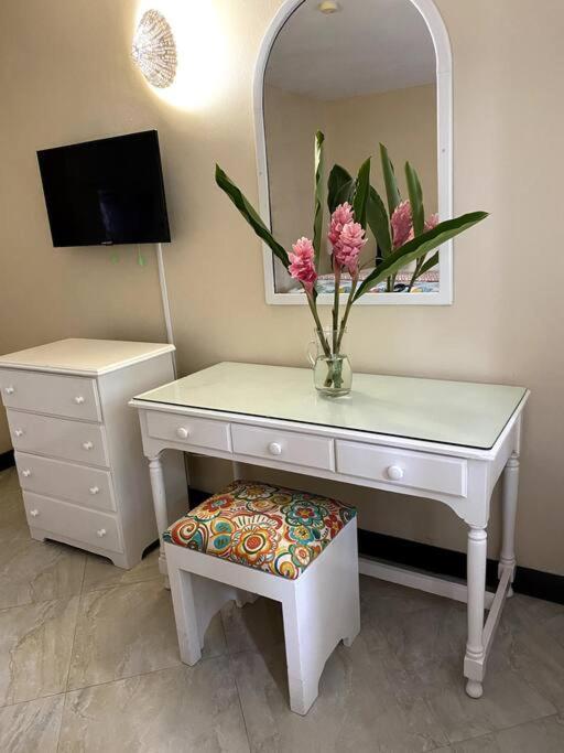 רנאוויי ביי Lush Tropical Apartment Located In A 4-Star Resort מראה חיצוני תמונה