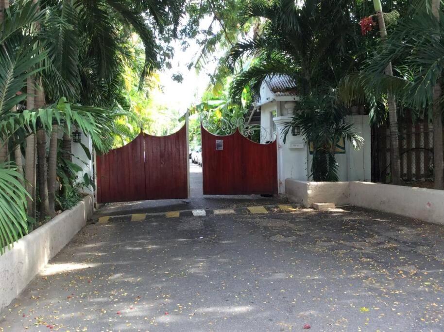רנאוויי ביי Lush Tropical Apartment Located In A 4-Star Resort מראה חיצוני תמונה